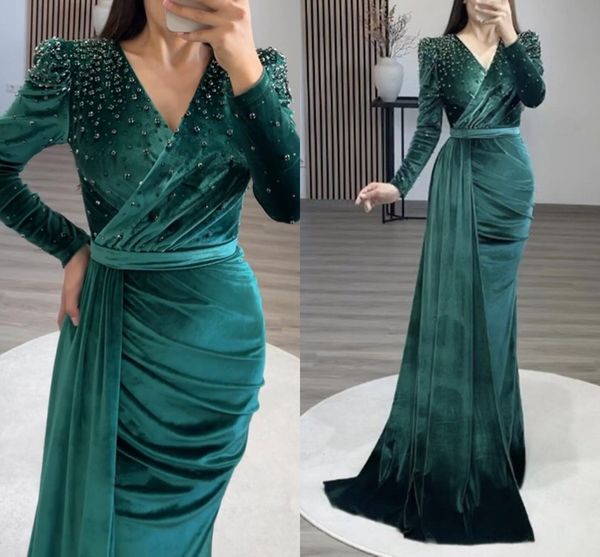 green mermaid evening dress 2023 long sleeve v neck beads velvet christmas prom formal dresses abendkleider robe de soiree vestidos fiesta, Black;red
green mermaid evening dress 2023 long sleeve v neck beads velvet christmas prom formal dresses abendkleider robe de soiree vestidos fiesta, Black;red