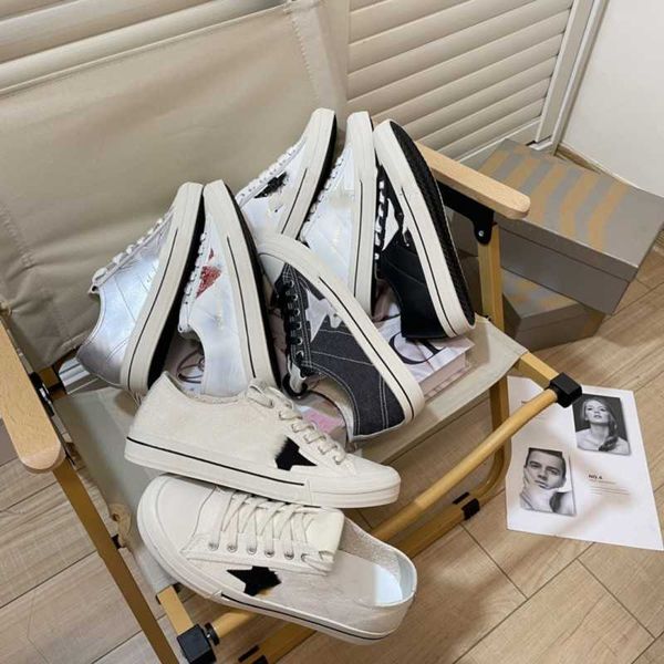 golden super star sneakers metallic casual shoes classic do-old dirty shoe canvas heel suede cream sole women white leather designer flat gl
golden super star sneakers metallic casual shoes classic do-old dirty shoe canvas heel suede cream sole women white leather designer flat gl