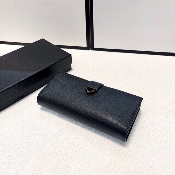 2022 New designer wallet Cross grain cowhide multi slot wallet Classic workmanship Fine wear resistant unisex, Black
2022 New designer wallet Cross grain cowhide multi slot wallet Classic workmanship Fine wear resistant unisex, Black
