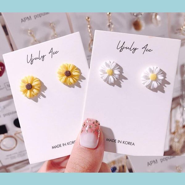 stud new sweet acrylic small daisy stud earrings for women girls flower white and yellow earring wedding bridal party holiday jewelr dhw92, Golden;silver
stud new sweet acrylic small daisy stud earrings for women girls flower white and yellow earring wedding bridal party holiday jewelr dhw92, Golden;silver