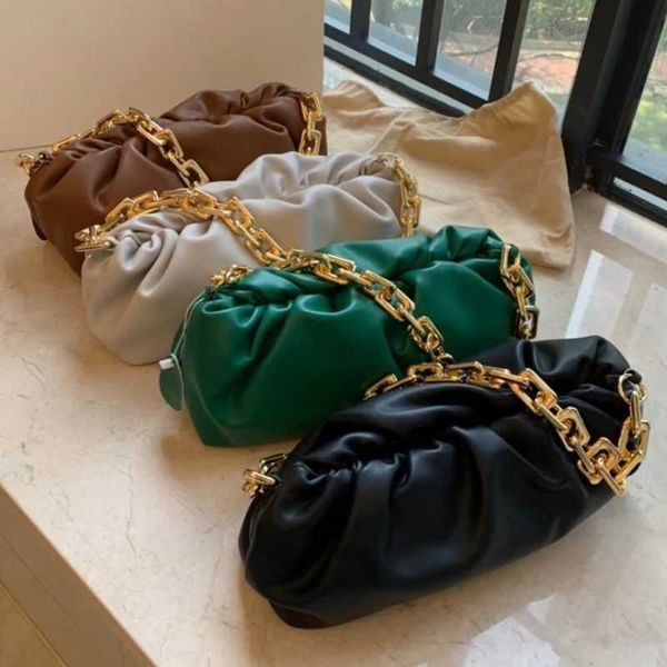 fashion botte ven tote handbags bags woven cosmetic pouch bag 2022 new thick chain cloud leather womens hand-held single shoulder armpit
fashion botte ven tote handbags bags woven cosmetic pouch bag 2022 new thick chain cloud leather womens hand-held single shoulder armpit