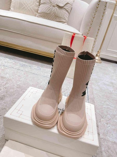 sock shoes sports trainers sneakers knit boots knit shoe graffiti tread slick alexander fashion socks black white 2022 designer casual women
sock shoes sports trainers sneakers knit boots knit shoe graffiti tread slick alexander fashion socks black white 2022 designer casual women