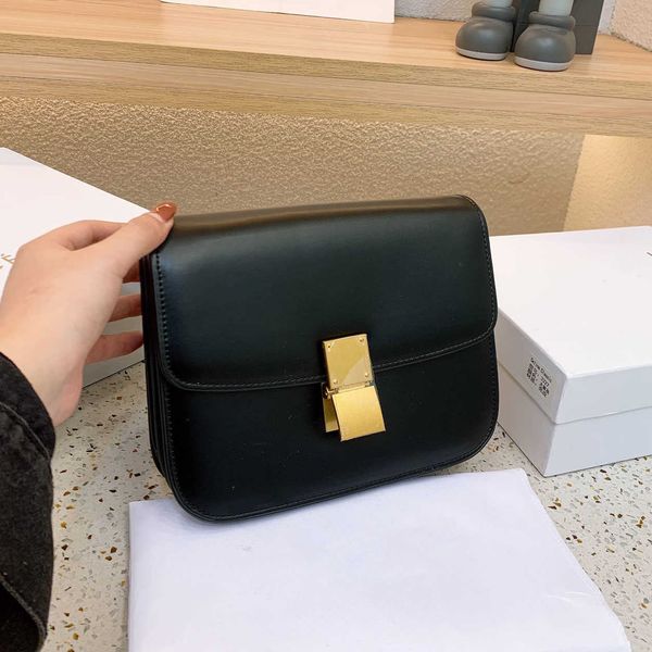 triomphe smooth cowhide bag women teen cuir handbag golden chain shopping bags lady wallet 199233 22cm
triomphe smooth cowhide bag women teen cuir handbag golden chain shopping bags lady wallet 199233 22cm