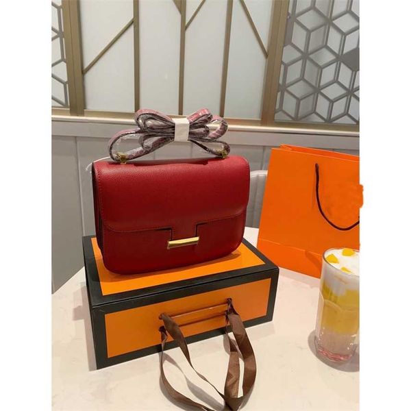 design purse new women's bag tofu bag messenger versatile sling single shoulder small gold buckle fashion stewardess
design purse new women's bag tofu bag messenger versatile sling single shoulder small gold buckle fashion stewardess
