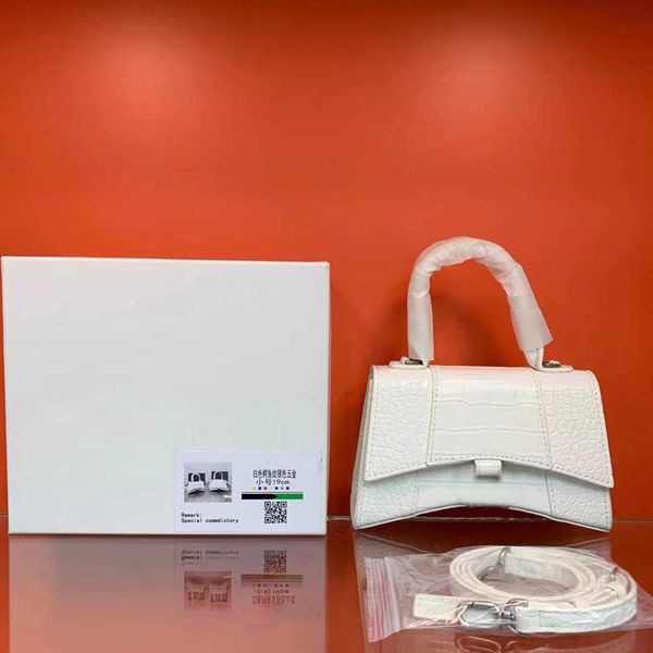 designers shoulder bag handbag clutch tote half moon hobos bags purse wallets letters alligator plain crocodile hasp handle geometric ladype, Red;black
designers shoulder bag handbag clutch tote half moon hobos bags purse wallets letters alligator plain crocodile hasp handle geometric ladype, Red;black