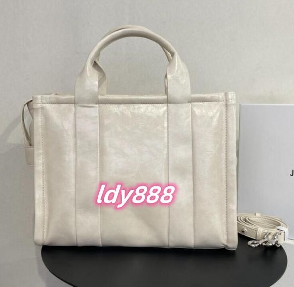 new the tote bag crossbody shoulder bag vegan handbag large capacity womens designer evening bags marcs casual square leather wallet
new the tote bag crossbody shoulder bag vegan handbag large capacity womens designer evening bags marcs casual square leather wallet