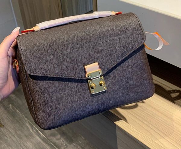New luxurys designers bag Messenger Women Totes Fashion Bag Vintage printing Shoulder Bags classic 5A crossbody, Red
New luxurys designers bag Messenger Women Totes Fashion Bag Vintage printing Shoulder Bags classic 5A crossbody, Red