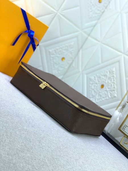 women cosmetic bag genuine leather makeup s make up box large travel organizer storage
women cosmetic bag genuine leather makeup s make up box large travel organizer storage