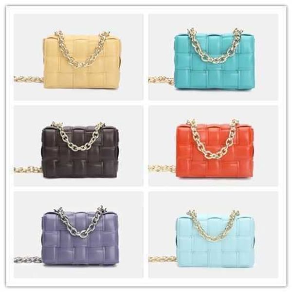 bags botte ven fashion tote handbags woven cosmetic pouch new metal thick chain portable pillow bag cloud soft leather knitting square
bags botte ven fashion tote handbags woven cosmetic pouch new metal thick chain portable pillow bag cloud soft leather knitting square