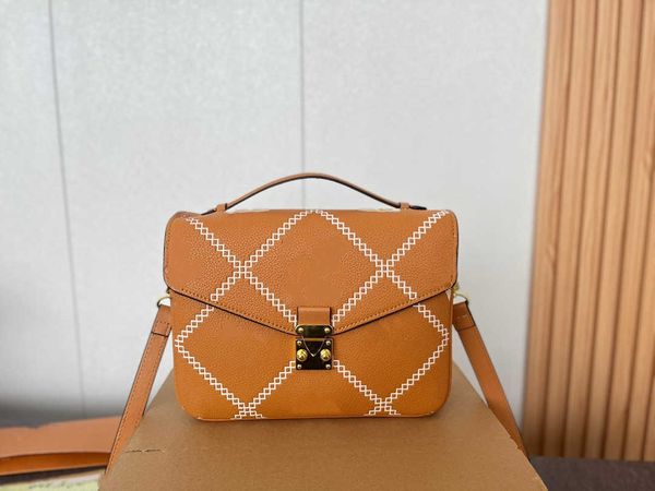 classic women embossed postman bag cross body fashion bags shopping satchels pu leather outdoor messenger bags
classic women embossed postman bag cross body fashion bags shopping satchels pu leather outdoor messenger bags
