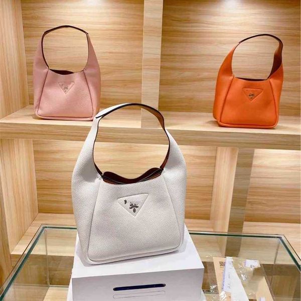 casual color contrast solid inner patch zipper dumpling medium white soft handle bag purses
casual color contrast solid inner patch zipper dumpling medium white soft handle bag purses