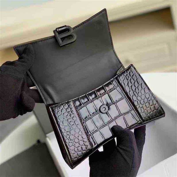 luxurys balenciga bag designer handbags cowhide b family women's bag 2022 single shoulder diagonal crocodile hourglass retro small squa
luxurys balenciga bag designer handbags cowhide b family women's bag 2022 single shoulder diagonal crocodile hourglass retro small squa