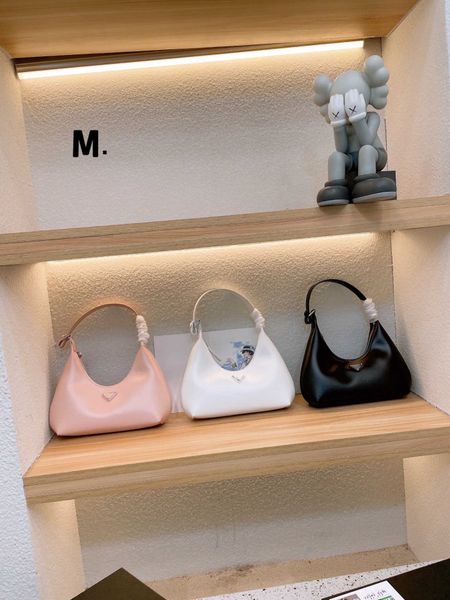 shoulder bags 2022 5a luxury designer bag shoulder bag totes women crossbody the classic elegant simple exquisite perfectly shows
shoulder bags 2022 5a luxury designer bag shoulder bag totes women crossbody the classic elegant simple exquisite perfectly shows