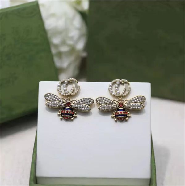 2021 new fashion charm pearl little bee pendant earring ladies gift wedding party jewelry with box, Golden
2021 new fashion charm pearl little bee pendant earring ladies gift wedding party jewelry with box, Golden