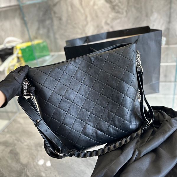 fashion women classic buckle tote bag diamond lattice leather quilted high capacity luxury designer handbag shopping travel crossbody suitca
fashion women classic buckle tote bag diamond lattice leather quilted high capacity luxury designer handbag shopping travel crossbody suitca