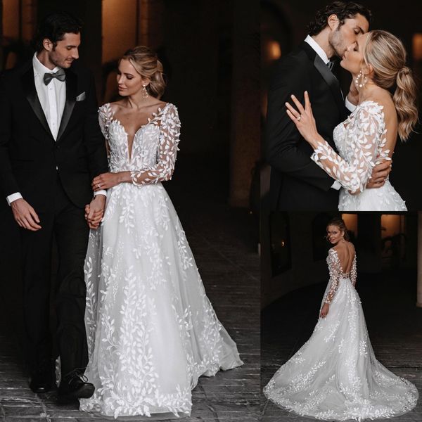 charming lace backless wedding dresses appliqued bridal gowns with long sleeves plunging neckline sweep train tulle a line vestido de novia, White
charming lace backless wedding dresses appliqued bridal gowns with long sleeves plunging neckline sweep train tulle a line vestido de novia, White