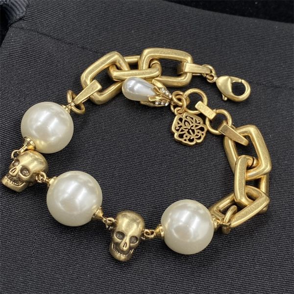 woman luxury bracelet necklace sets designers classic letters golden silver pearl diamond mysterious skeleton owl necklaces bracelets
woman luxury bracelet necklace sets designers classic letters golden silver pearl diamond mysterious skeleton owl necklaces bracelets