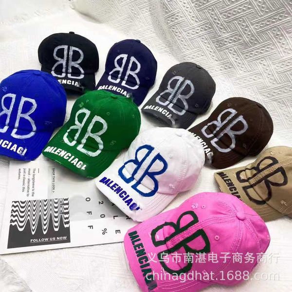 hats balenciga designer 2022 paris spring and summer new men's and women's trend duck tongue hat big double b graffiti letter base, Blue;gray
hats balenciga designer 2022 paris spring and summer new men's and women's trend duck tongue hat big double b graffiti letter base, Blue;gray