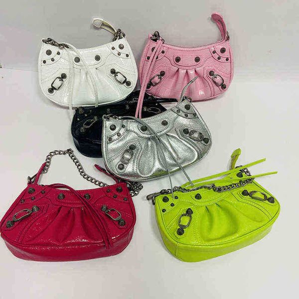 shoulder bags evening bags designer hourglasss handbags high version b lecagole mini chain locomotive bag rivet crescent bag.
shoulder bags evening bags designer hourglasss handbags high version b lecagole mini chain locomotive bag rivet crescent bag.