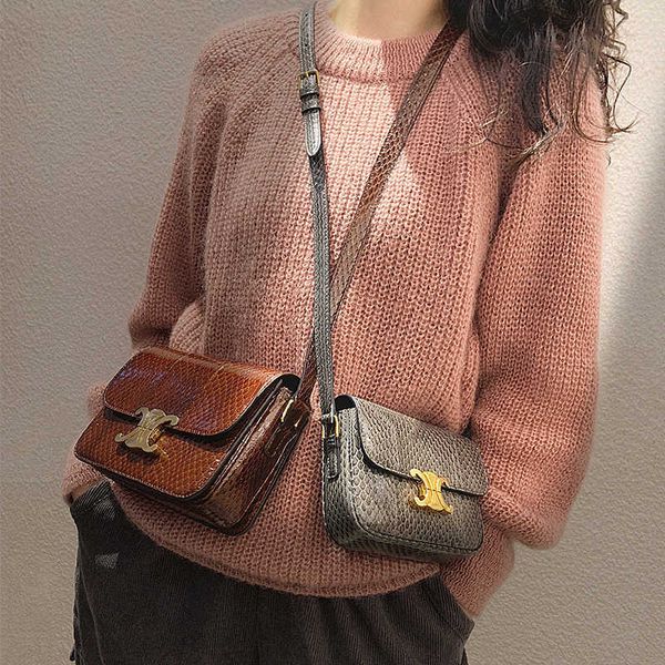 2q2m handbag celinns classic original luxury designer bag new pattern triomphe small square leather women's tofu sense single shoulder
2q2m handbag celinns classic original luxury designer bag new pattern triomphe small square leather women's tofu sense single shoulder