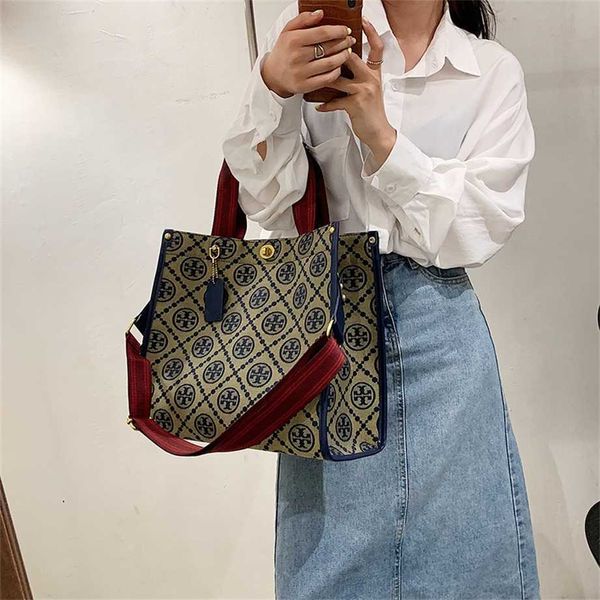 new portable canvas women's bag sling single shoulder crossbody printed letter college student tote bag
new portable canvas women's bag sling single shoulder crossbody printed letter college student tote bag