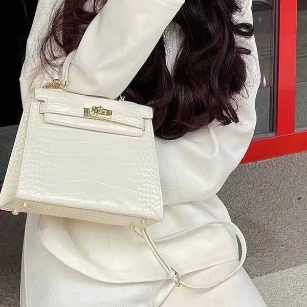 aher max handbags brand fashion herme leather bags crocodile pattern 2023 new hand versatile shoulder portable women
aher max handbags brand fashion herme leather bags crocodile pattern 2023 new hand versatile shoulder portable women