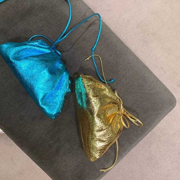 tote botte ven handbags fashion bags woven cosmetic pouch ins super gold cloud bag pleated grab one shoulder crossbody womens new style
tote botte ven handbags fashion bags woven cosmetic pouch ins super gold cloud bag pleated grab one shoulder crossbody womens new style