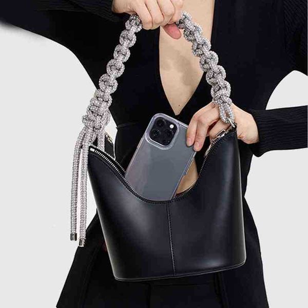 rhinestone tassel handbag summer new net red zipper tote one shoulder woven bucket 220614
rhinestone tassel handbag summer new net red zipper tote one shoulder woven bucket 220614