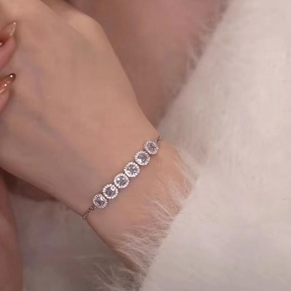 elegant inlaid rhinestone korean bracelets gold colour flower charm bracelet for women fashion jewelry accessories party gifts, Golden;silver
elegant inlaid rhinestone korean bracelets gold colour flower charm bracelet for women fashion jewelry accessories party gifts, Golden;silver