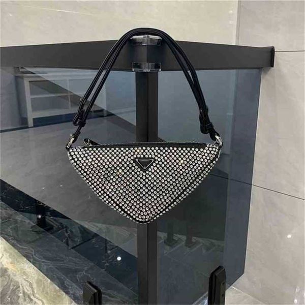 purse 2022 new family triangle bag women's flash diamond sling one shoulder messenger bag versatile handbag women's bag
purse 2022 new family triangle bag women's flash diamond sling one shoulder messenger bag versatile handbag women's bag