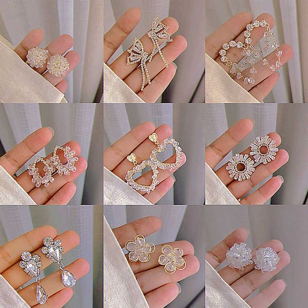 925 silver needle crystal charm hand woven earrings flower earrings temperament diamond inlaid fashion small fragrance gentle, Golden
925 silver needle crystal charm hand woven earrings flower earrings temperament diamond inlaid fashion small fragrance gentle, Golden