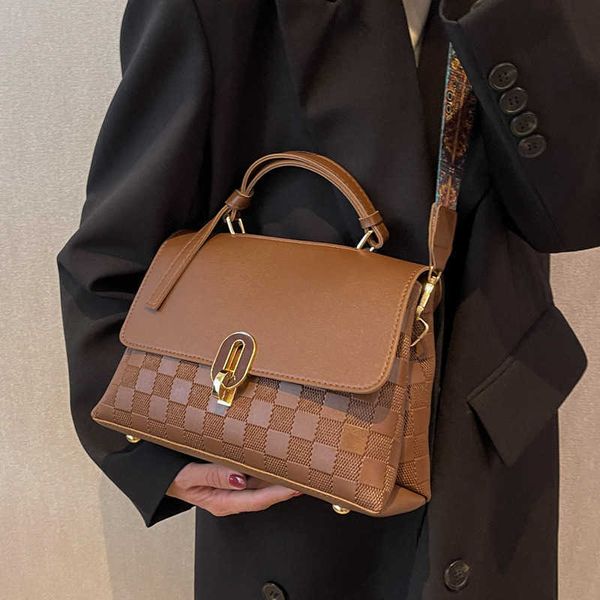 handbag 2022 fashion texture versatile small square autumn premium one shoulder crossbody bag
handbag 2022 fashion texture versatile small square autumn premium one shoulder crossbody bag