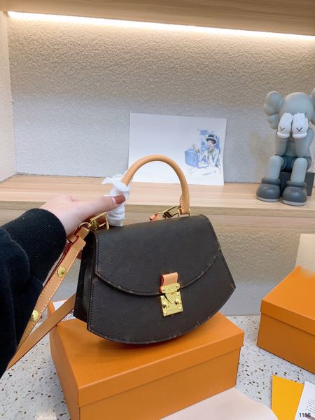 5a quality genuine leather cattlehide brand shoulder bag designer crossbody luxury handbags messenger bags tote cross body old flower 23cm c
5a quality genuine leather cattlehide brand shoulder bag designer crossbody luxury handbags messenger bags tote cross body old flower 23cm c
