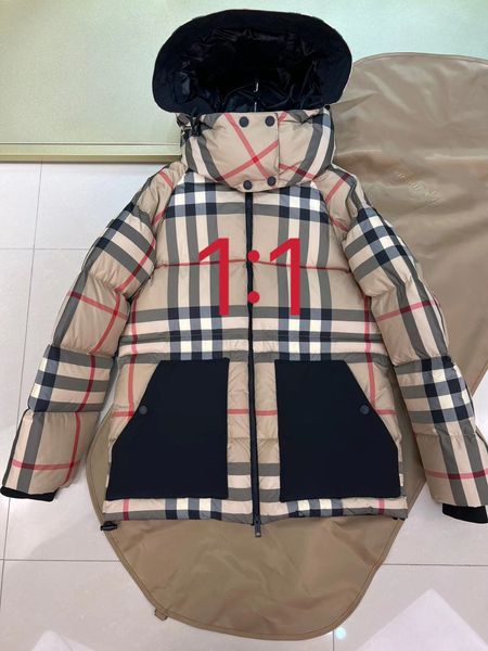 men's down jacket boutique designer 22 autumn winter short zipper hooded coat plaid long sleeve velvet filling thickened thermal insula, Black
men's down jacket boutique designer 22 autumn winter short zipper hooded coat plaid long sleeve velvet filling thickened thermal insula, Black