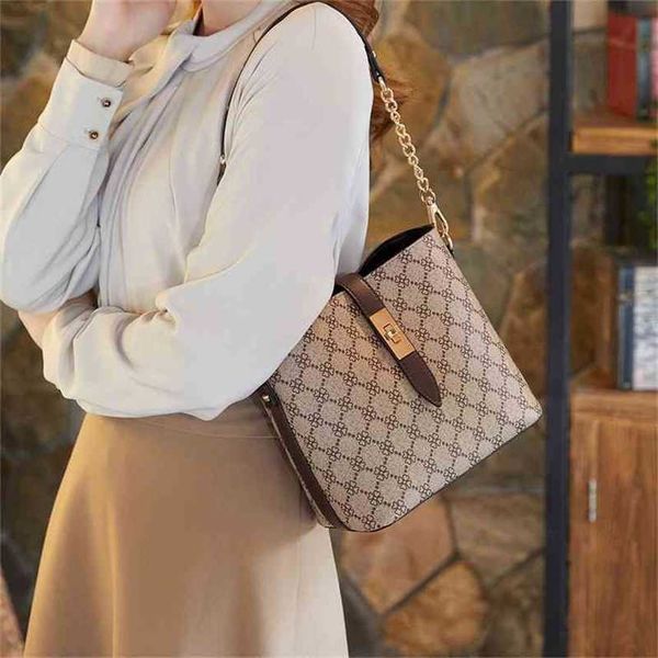 shoulder broadcast handbags womens messenger 2022 new sling one shoulder bucket leisure chain
shoulder broadcast handbags womens messenger 2022 new sling one shoulder bucket leisure chain