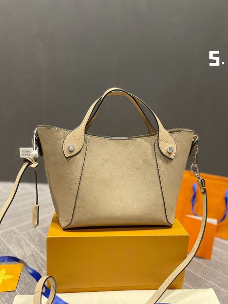 original quality genuine leather cattlehide brand shoulder bag designer crossbody luxury handbags messenger bags tote cross body 25cm cattle
original quality genuine leather cattlehide brand shoulder bag designer crossbody luxury handbags messenger bags tote cross body 25cm cattle