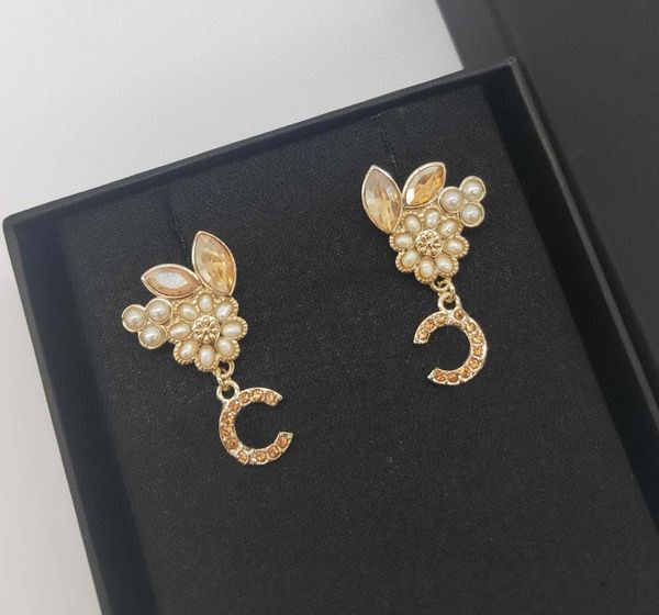 2022 luxury quality charm drop earring with flower design and diamond in 18k gold plated have box stamp ps3506a, Golden
2022 luxury quality charm drop earring with flower design and diamond in 18k gold plated have box stamp ps3506a, Golden