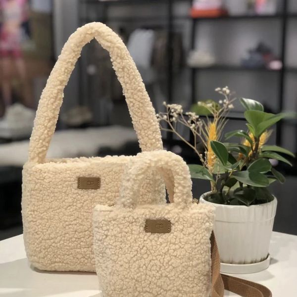 2022 bags designer bag ugg women's handbags shoulder bags lamb wool cute mini fashion luxury new
2022 bags designer bag ugg women's handbags shoulder bags lamb wool cute mini fashion luxury new