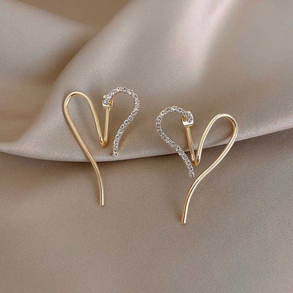 925 silver charm needle love women's new summer fashion atmosphere luxury earrings small crowd temperament earrings, Golden
925 silver charm needle love women's new summer fashion atmosphere luxury earrings small crowd temperament earrings, Golden