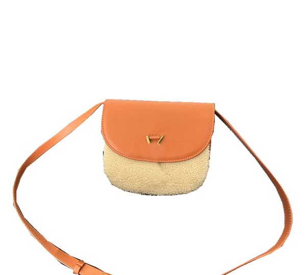 2022women's classic one shoulder envelope small square bag vintage style delivery box
2022women's classic one shoulder envelope small square bag vintage style delivery box