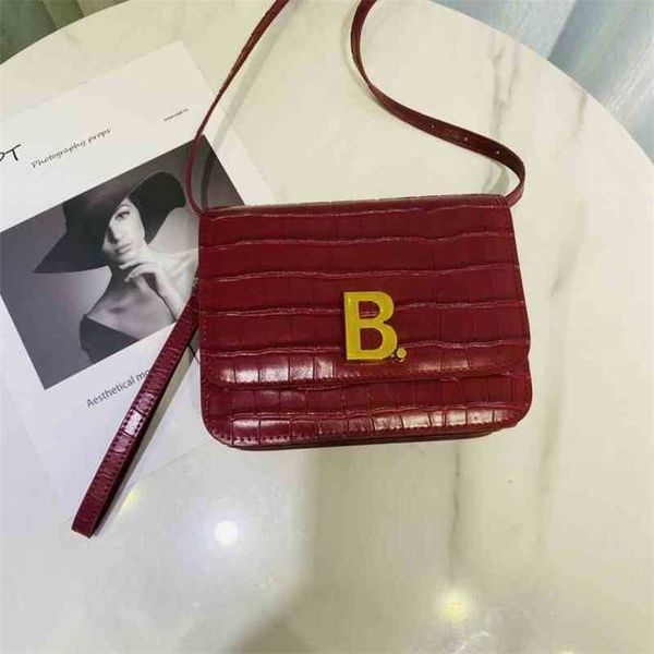 designer handbags balencaige bags hourglass tofu crocodiless leather small square bag oblique span single shoulder portable b-shaped buckle
designer handbags balencaige bags hourglass tofu crocodiless leather small square bag oblique span single shoulder portable b-shaped buckle