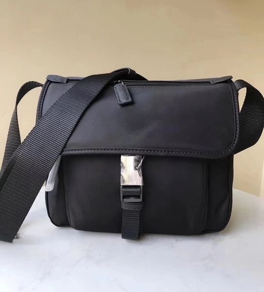 genuine leather designer shoulder mens bag handbags hourglass bag pochette crossbody bags womens tote luxury shopping men wallet card pocket
genuine leather designer shoulder mens bag handbags hourglass bag pochette crossbody bags womens tote luxury shopping men wallet card pocket