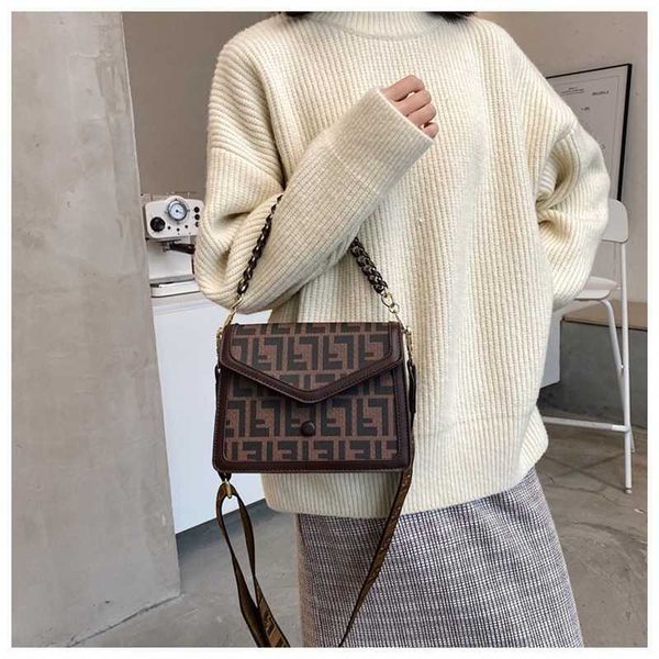 fashion bag female new fashion messenger bag simple letter small square chain bar shoulder handbags premium 9a54
fashion bag female new fashion messenger bag simple letter small square chain bar shoulder handbags premium 9a54