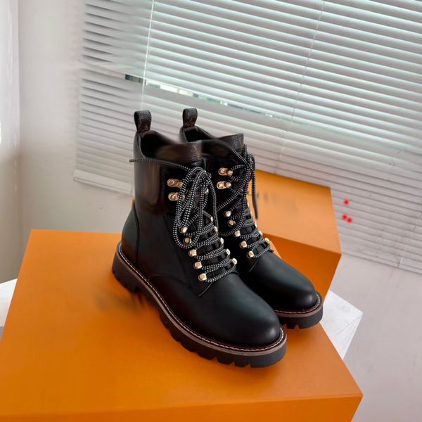 womens designers boots leather martin ankle chaelsea boot fashion wave colored rubber outsole elastic webbing luxury platform tire bottega -, Black
womens designers boots leather martin ankle chaelsea boot fashion wave colored rubber outsole elastic webbing luxury platform tire bottega -, Black
