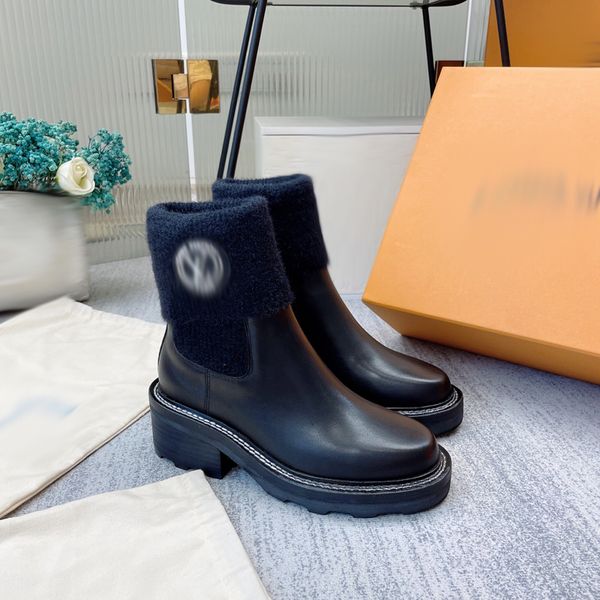 designer women boots martin desert leather boot flamingos love arrow medal real leathers coarse winter designers shoes with box size 35-40 -, Black
designer women boots martin desert leather boot flamingos love arrow medal real leathers coarse winter designers shoes with box size 35-40 -, Black