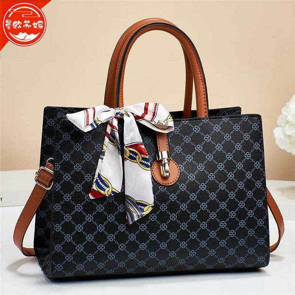 hand large capacity women's autumn and winter fashion printing single shoulder messenger handbag for women
hand large capacity women's autumn and winter fashion printing single shoulder messenger handbag for women