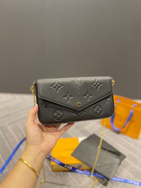 2022 new designer bag women's crossbody shoulder bag classic retro embossing fashion three piece set
2022 new designer bag women's crossbody shoulder bag classic retro embossing fashion three piece set