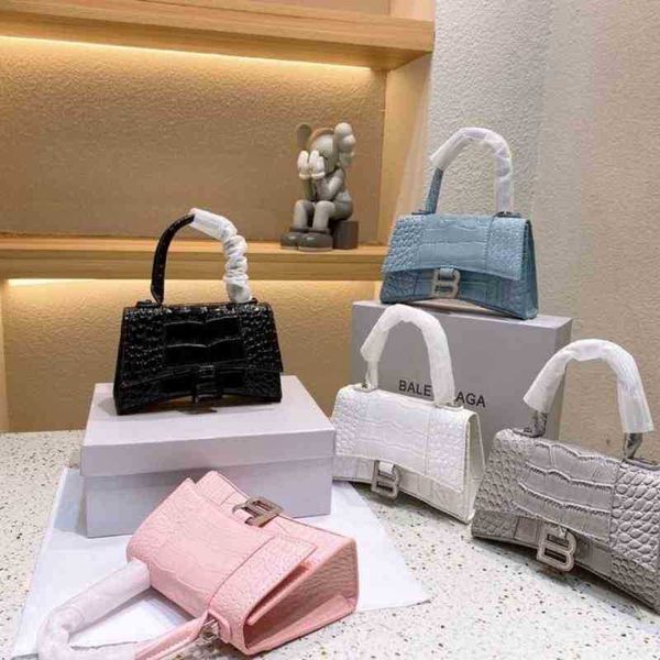 net handbag designer balenciga red same bag 2022 fashion crocodile hourglass versatile shoulder messenger crossbody we65
net handbag designer balenciga red same bag 2022 fashion crocodile hourglass versatile shoulder messenger crossbody we65