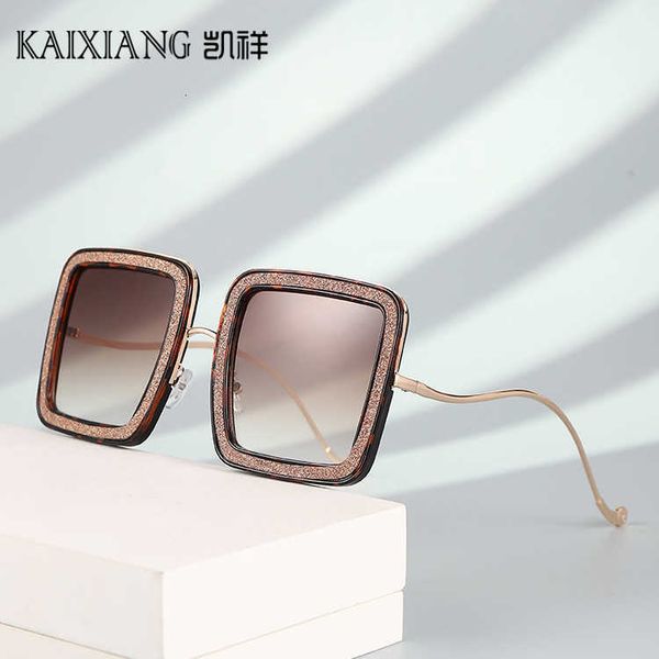 dezi sunglasses fashionable square women's elegant travel pgraphy mother's optional glasses, White;black
dezi sunglasses fashionable square women's elegant travel pgraphy mother's optional glasses, White;black