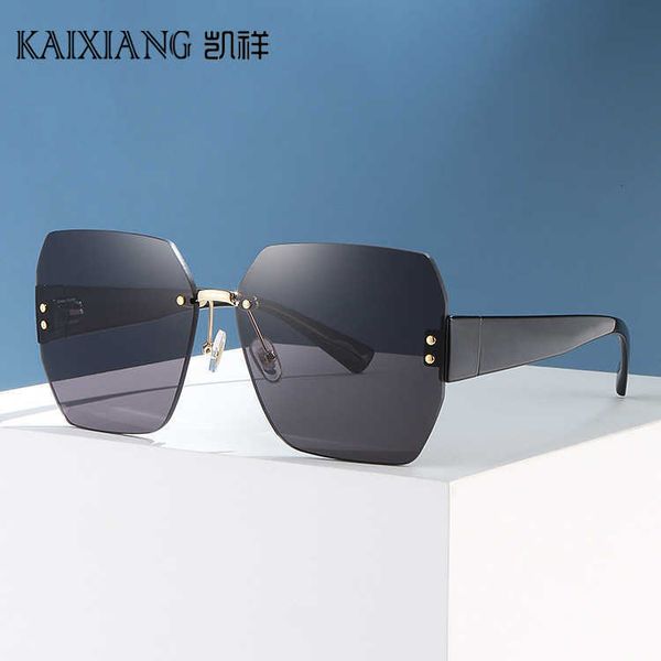 sunglasses net red street sframeless sunglasses women's large frame thick edge plain anti ultraviolet tide winter korean version, White;black
sunglasses net red street sframeless sunglasses women's large frame thick edge plain anti ultraviolet tide winter korean version, White;black